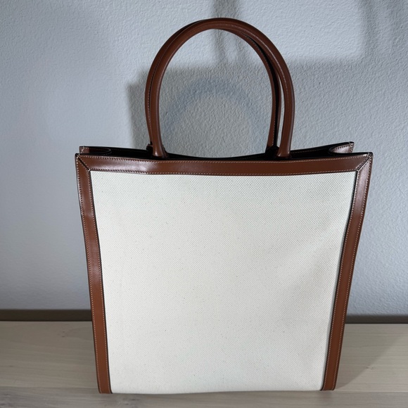 Celine
Vertical Cabas Tote Canvas with Leather - Picture 4 of 11